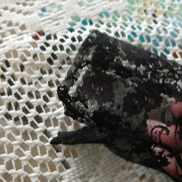 Black Lace Fingerless Gloves Gothic Wedding Gloves - Picture 9 of 9